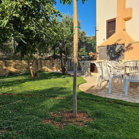 Lila Vacation House, 70 M To Beach, Two Bathrooms, Parking In Shade & Garden Sveti Petar  Exterior photo