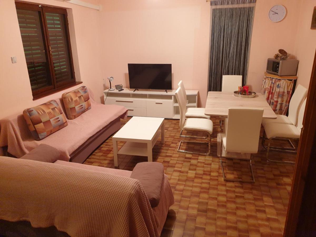 Lila Vacation House, 70 M To Beach, Two Bathrooms, Parking In Shade & Garden Sveti Petar  Exterior photo